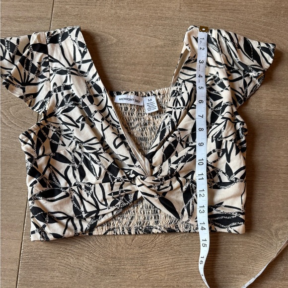 Boho Botanical Flutter Sleeve Linen/Cotton Blend Smocked Top Cream & Black M - Picture 5 of 6